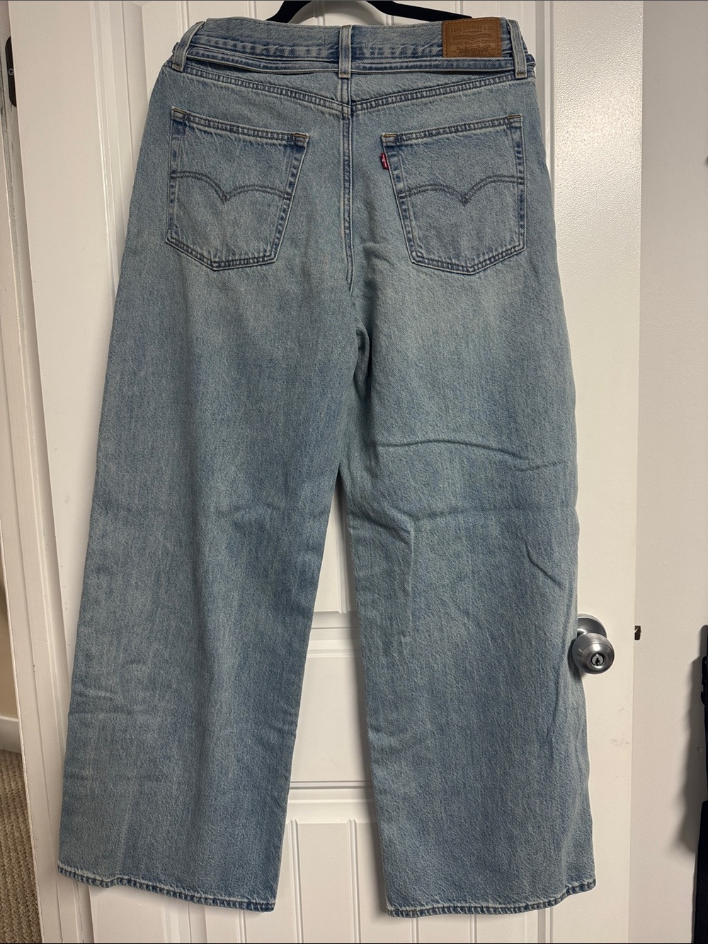 Levi's Light Blue Straight-Leg Women's Jeans with Tie Belt - Picture 2 of 3